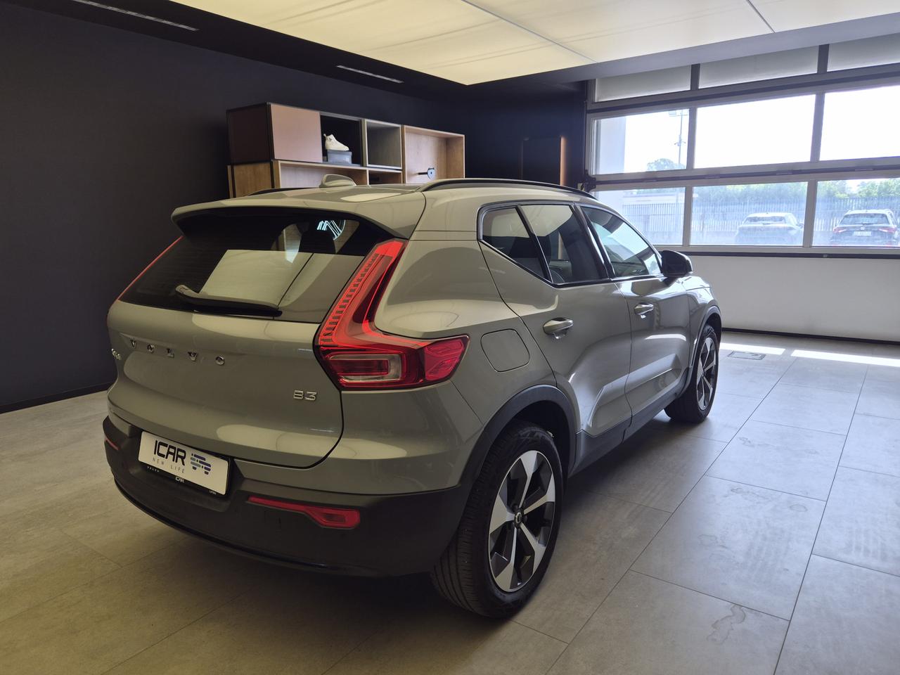VOLVO XC40 - XC40 2.0 b3 Ultimate Dark auto