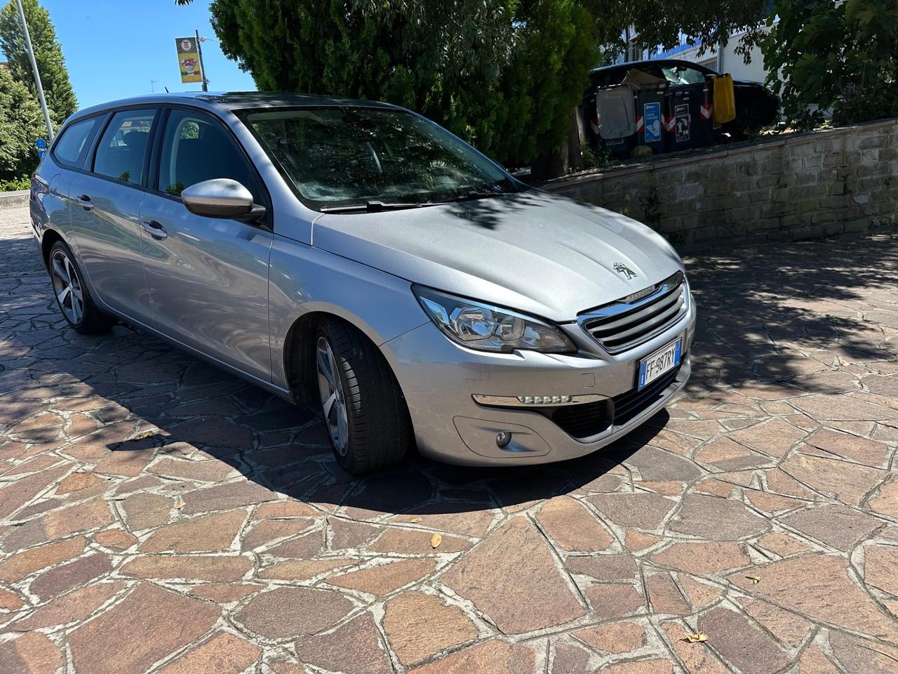 Peugeot 308 BlueHDi 120 S&S SW Allure