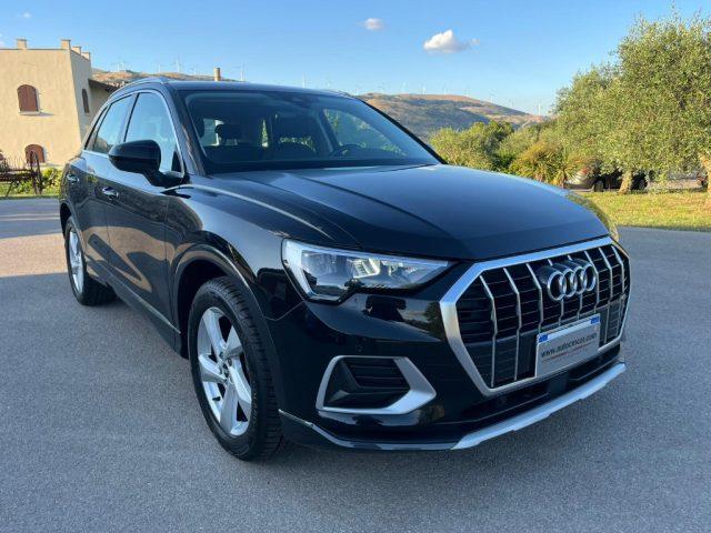 AUDI Q3 35 TDI Business Advanced