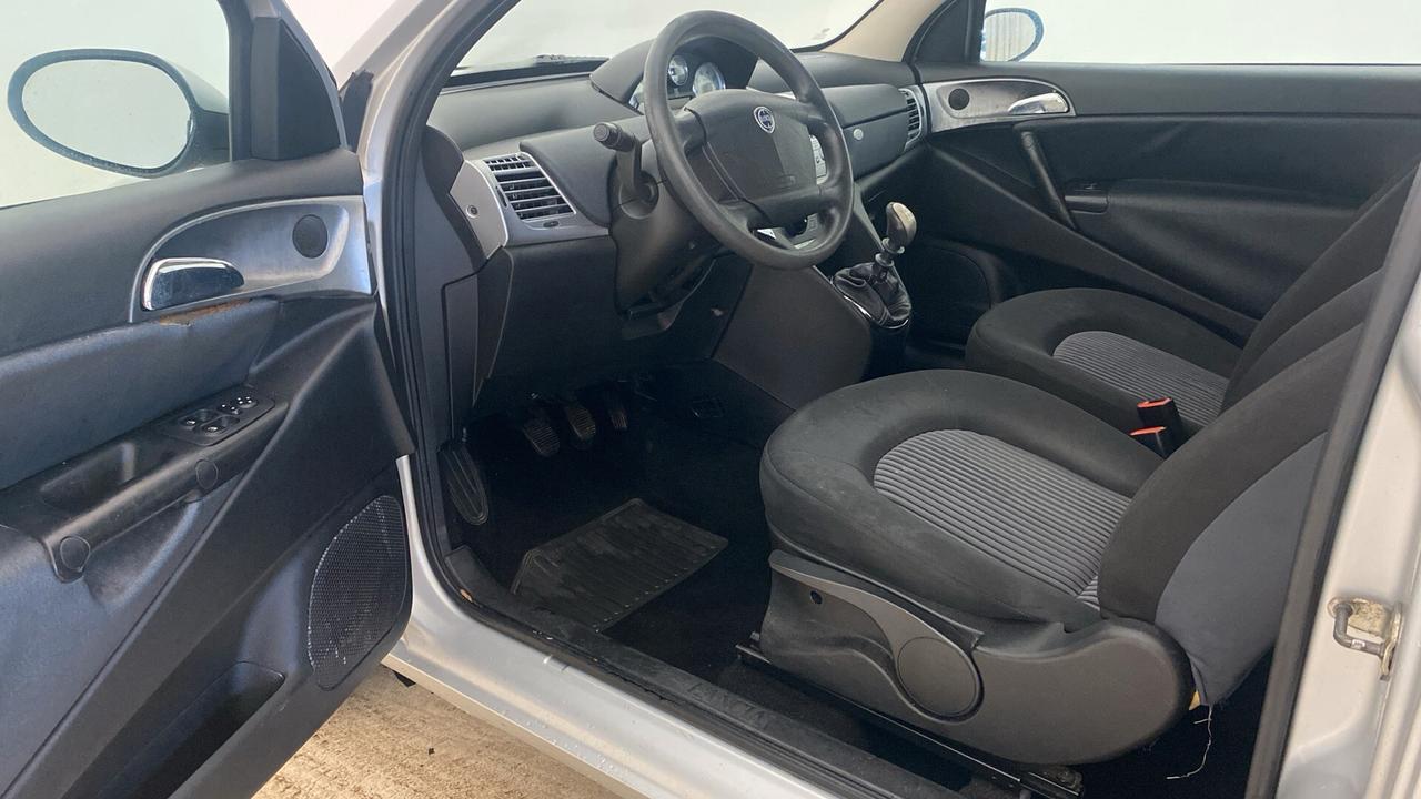 LANCIA YPSILON 1.2 BENZINA - NAEOPATENTE