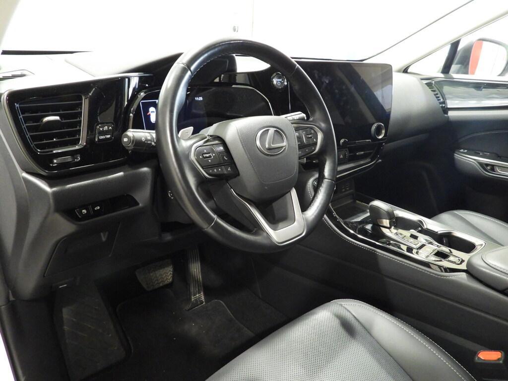 Lexus NX 2.5 Plug-in Premium 4WD e-CVT