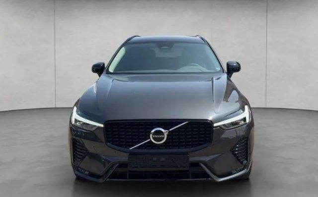VOLVO XC60 B4 (d) AWD automatico Plus Dark N1Autocarro