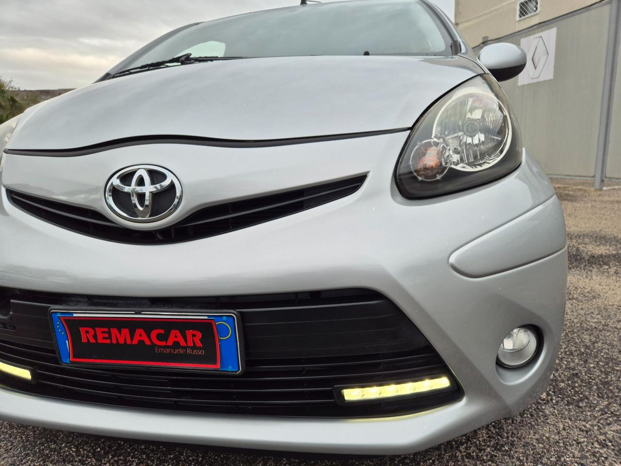 Toyota AYGO 1.0 VVT-i 5 porte AUTOMATICA RESTAYLIN NUOVA FULL