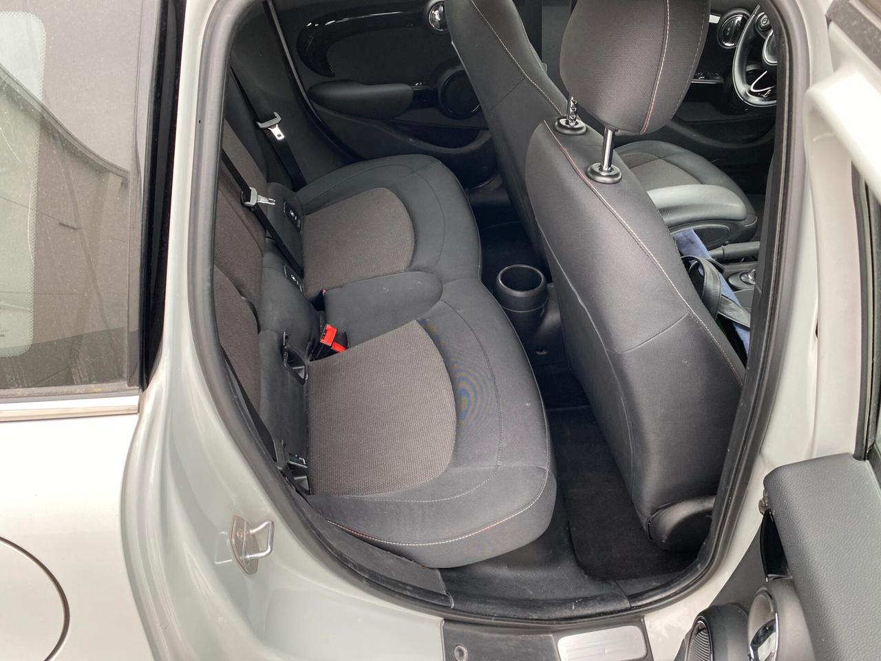 Mini 1.5 Cooper D 5 porte