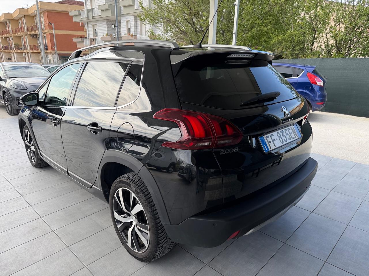 Peugeot 2008 BlueHDi 100 Allure