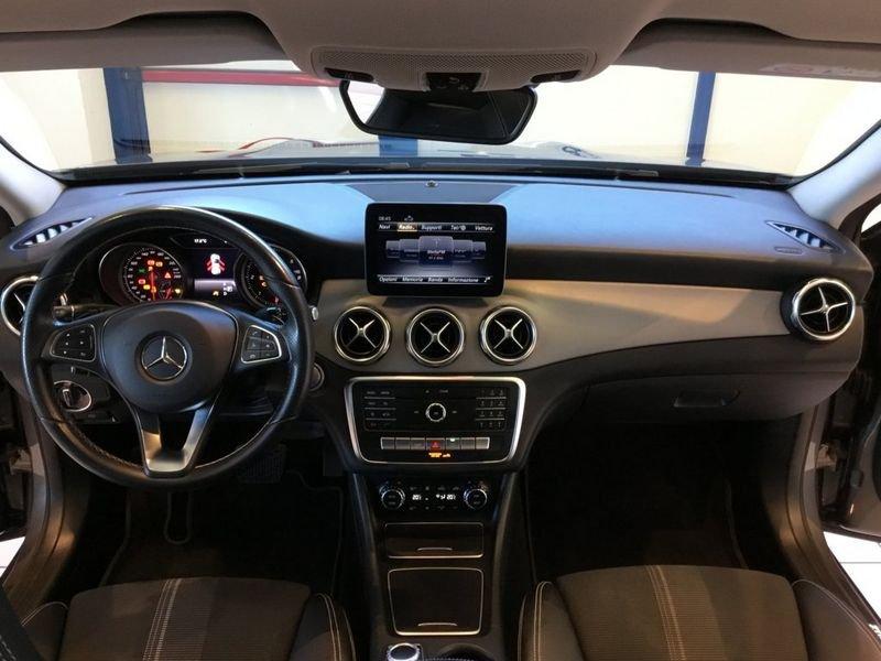 Mercedes-Benz GLA GLA 200 d Business