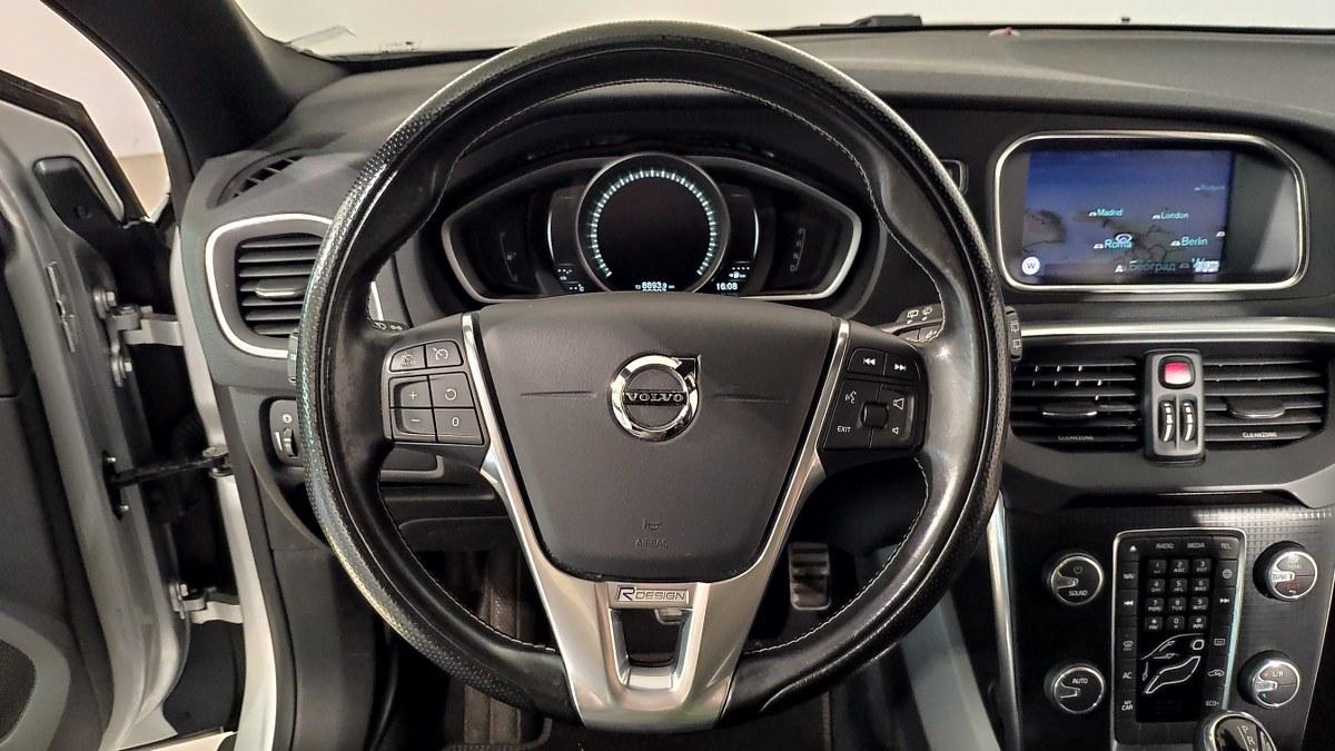 VOLVO V40 T3 Geartronic R-Design