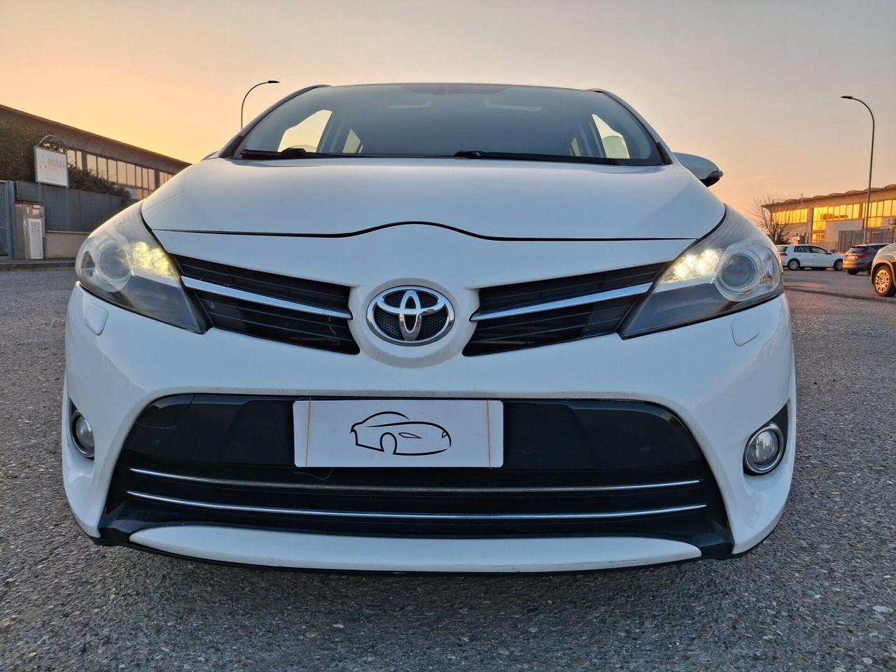 Toyota Verso 1.6 D-4D Style 7 Posti-TETTO-NAVIGATORE--