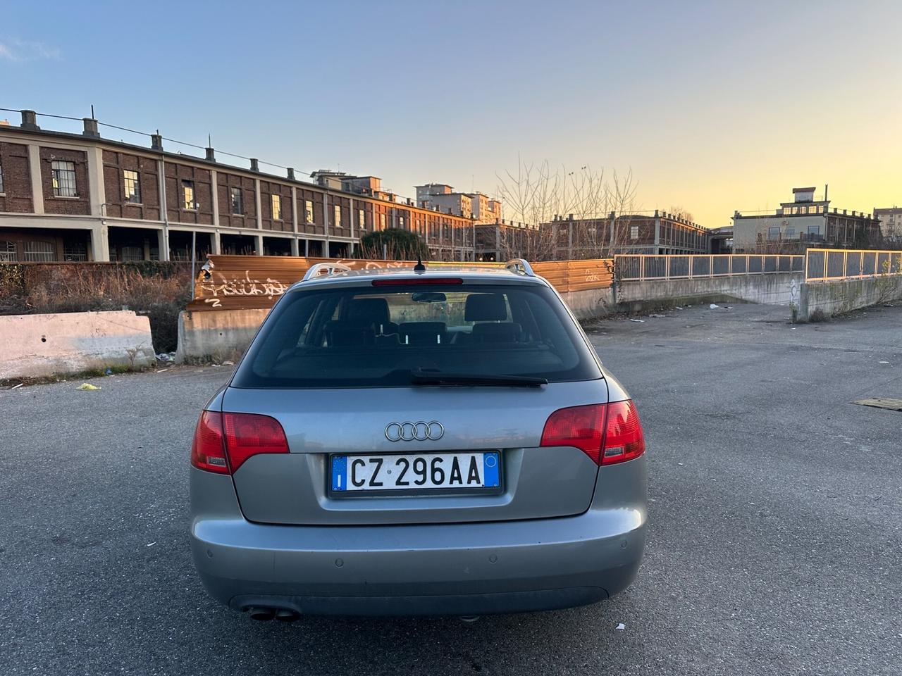 Audi A4 1.9 TDI s line sport 140 cv