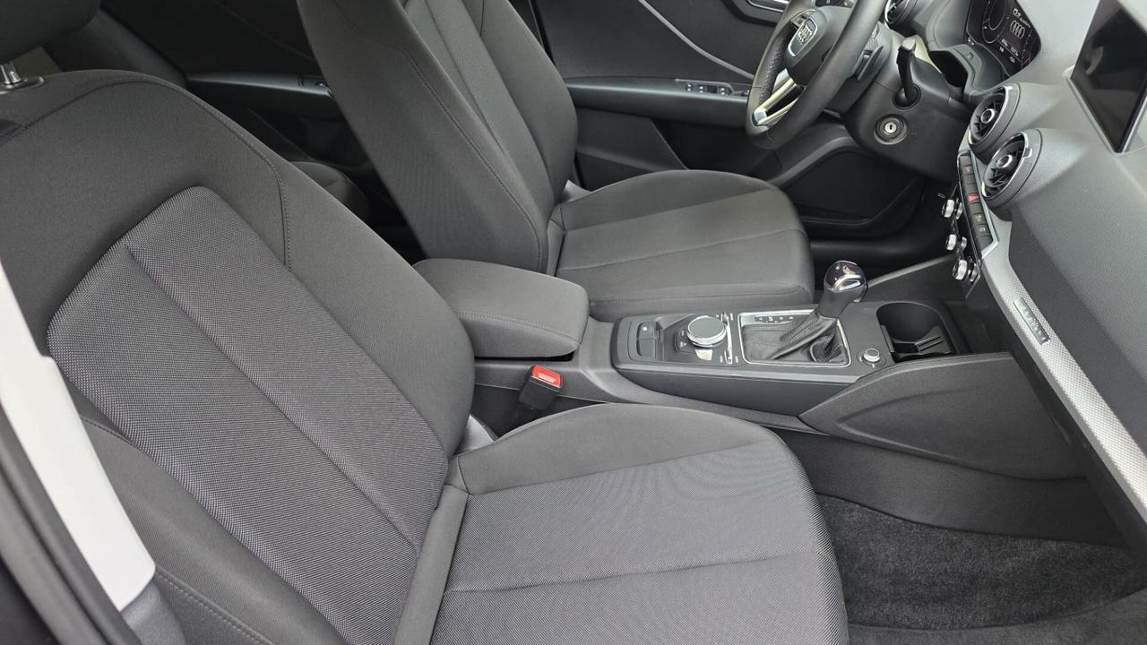 Audi Q2 35 TDI quattro S tronic Business