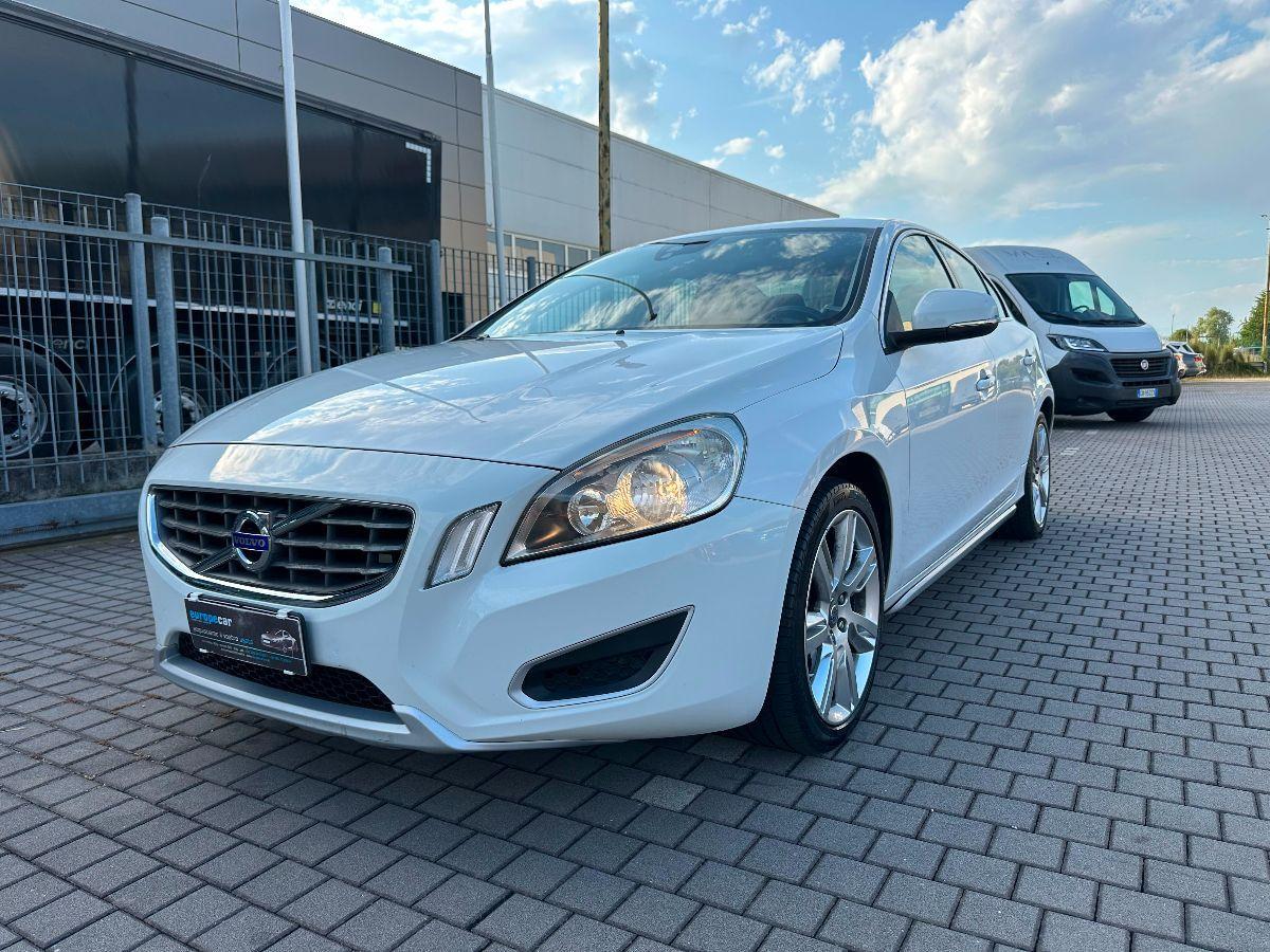 VOLVO - S40 - 2.4 D5 R-design