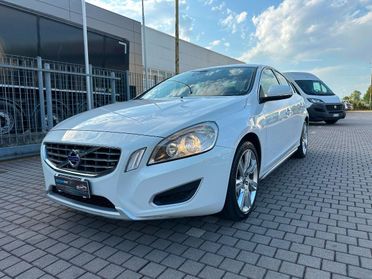 VOLVO - S40 - 2.4 D5 R-design