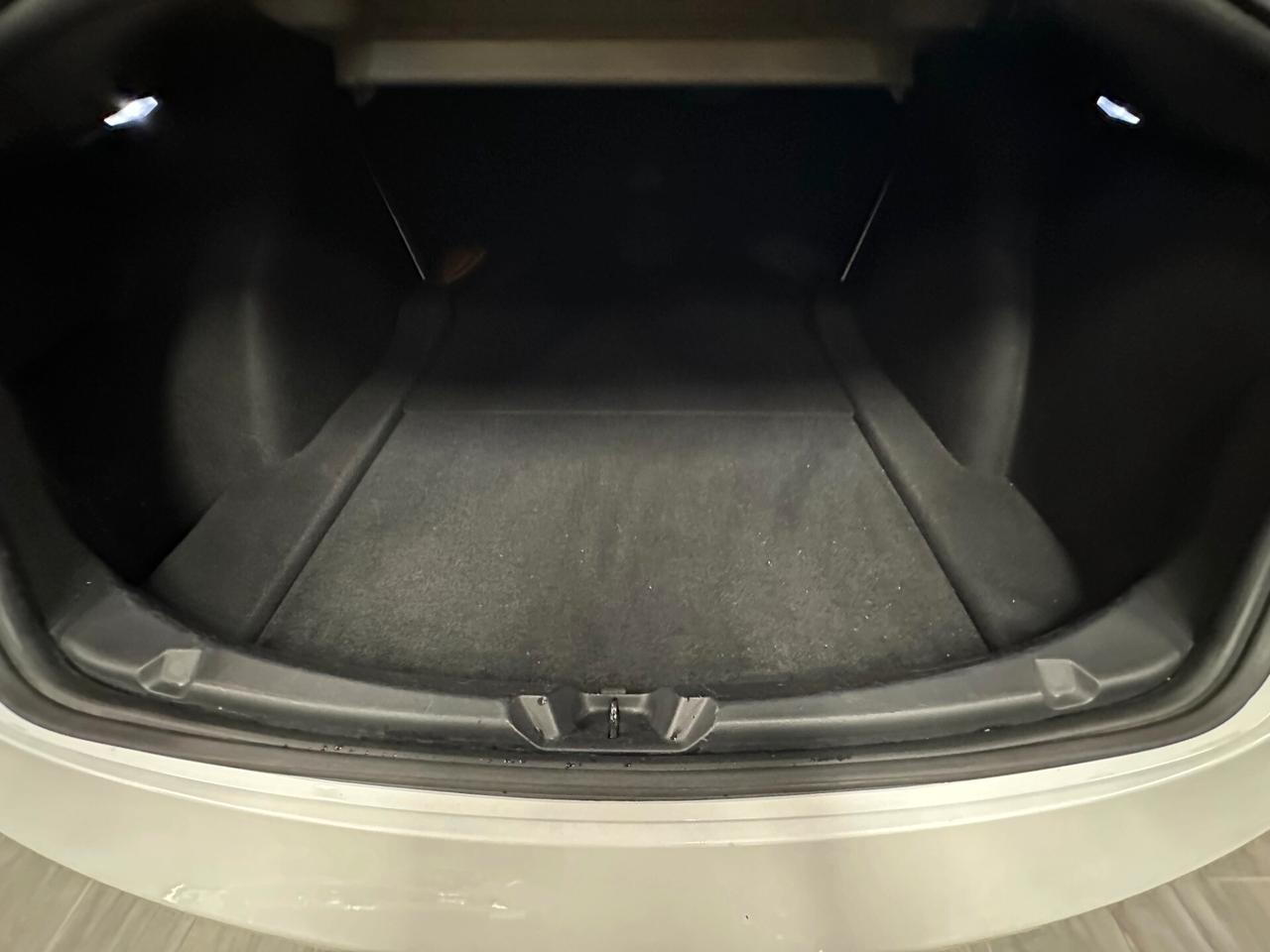 Tesla Model 3 Long Range AWD Long Range
