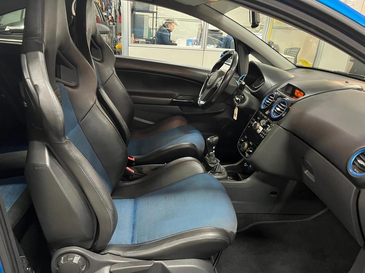 Opel Corsa 1.6 T 192CV 3 porte OPC