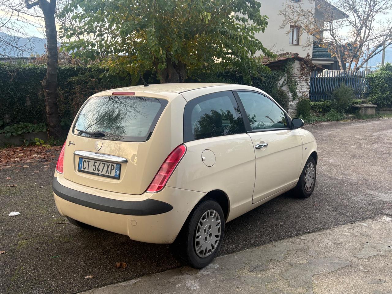 Lancia Ypsilon 1.2 FIRE
