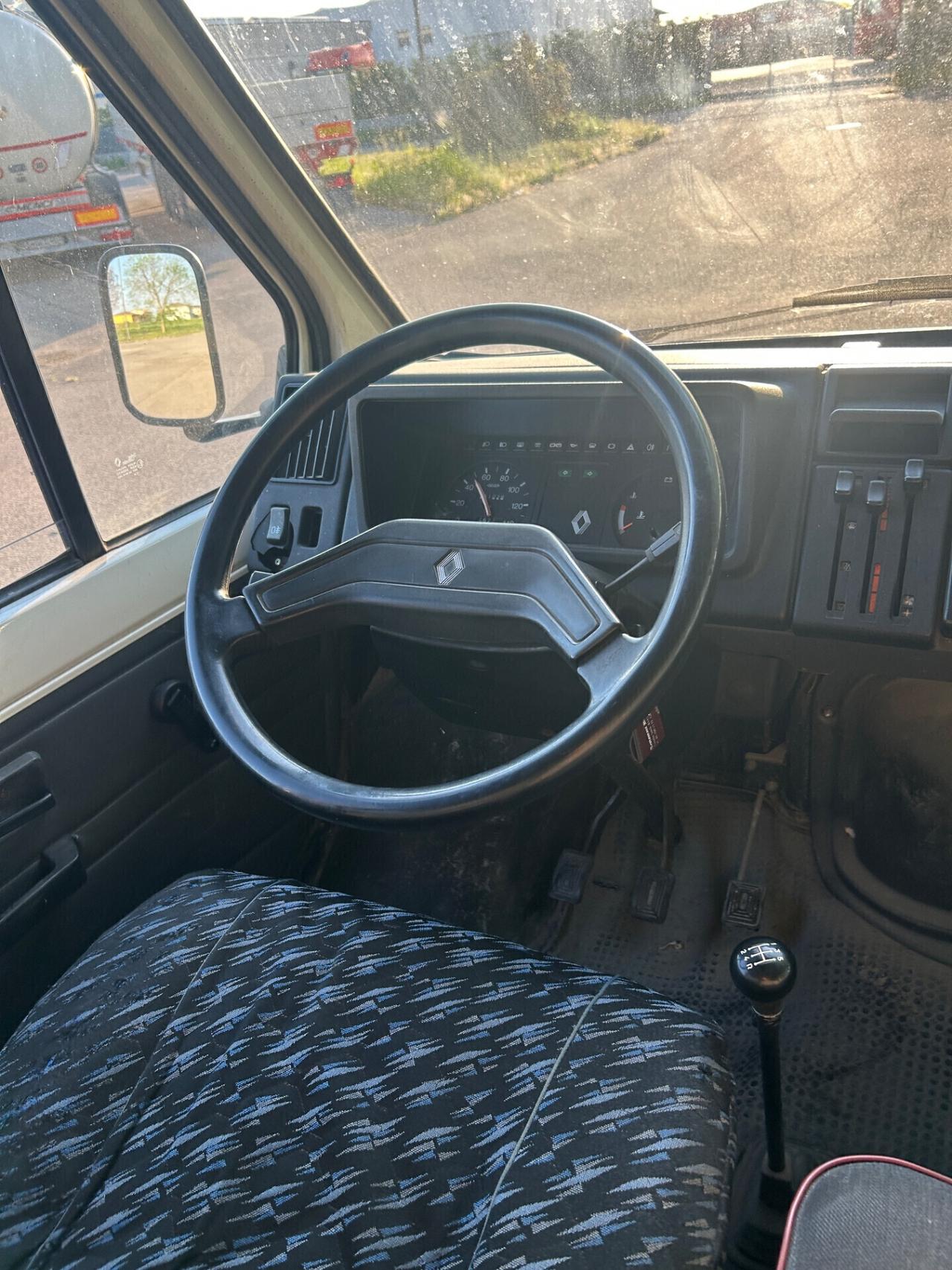 Renault Trafic furgone 4x4 posti 9