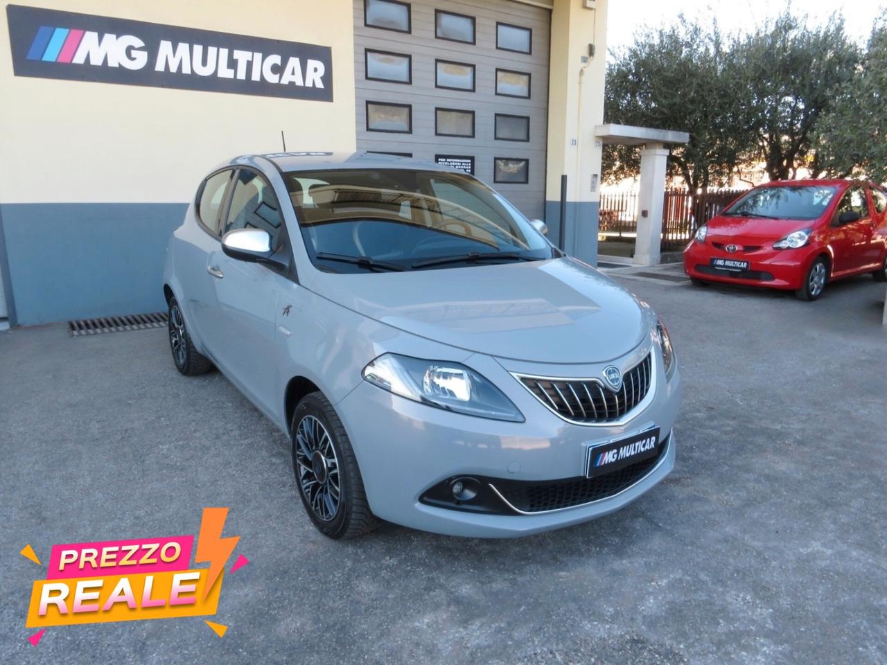 Lancia Ypsilon 1.0 firefly hybrid Alberta Ferretti. cerchi/sensori/android/fendinebbia