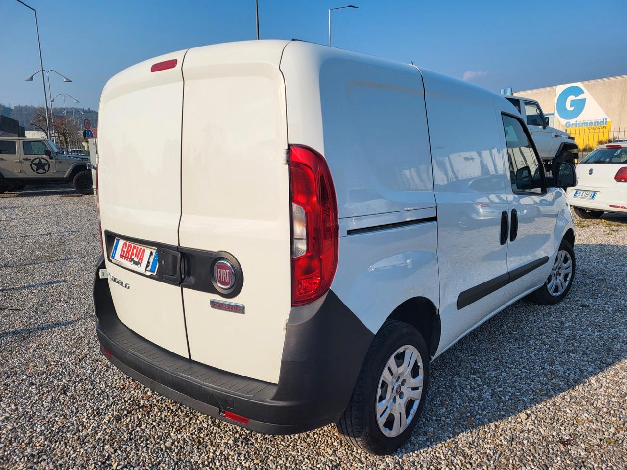 Fiat Doblo furgone con gancio