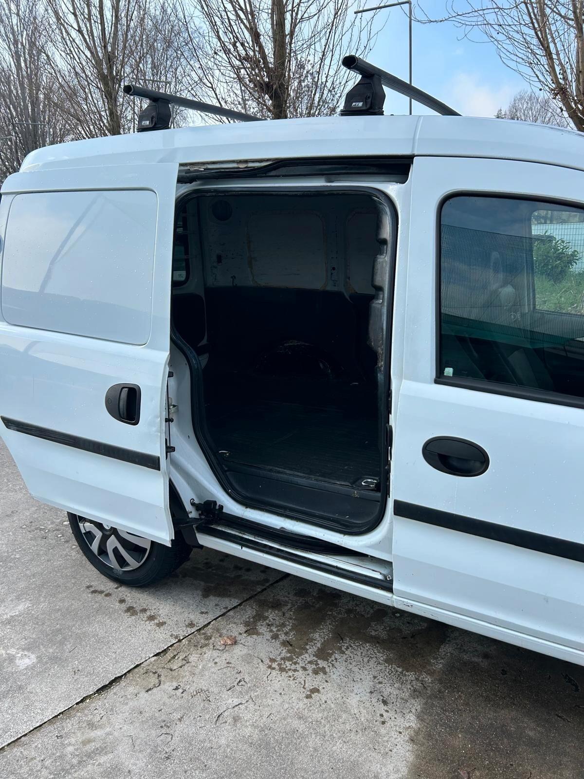 Opel Combo 1.6 CNG Metano 4p. Van Vetrato ok neo patentato , portapacchi