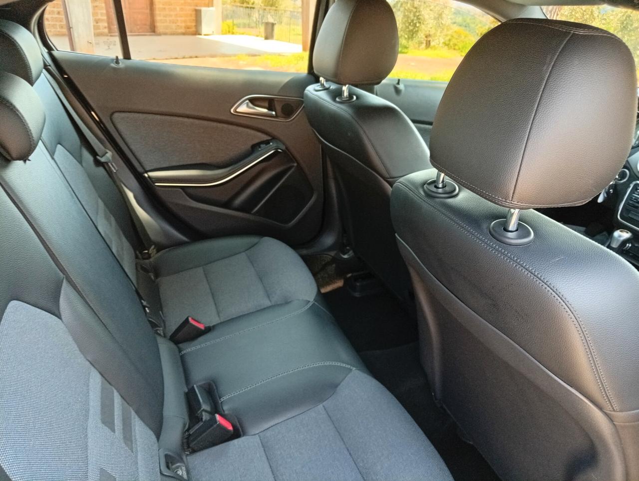 Mercedes-benz GLA 180 d Sport
