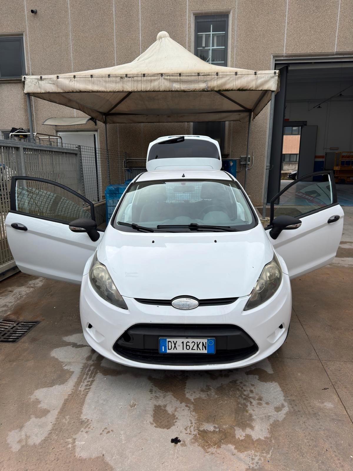 Ford Fiesta 1.4 D Van (Furgonata) – Revisionata fino al 2027