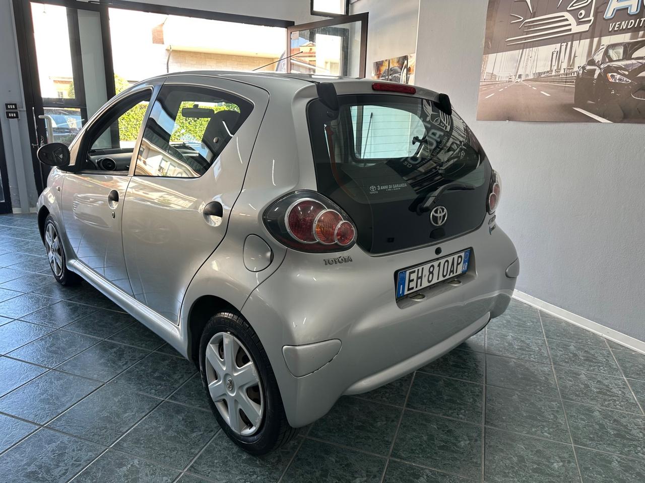 Toyota Aygo 1.0 12V VVT-i 5 porte Now Connect