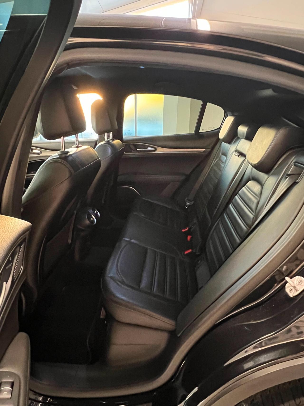Alfa Romeo Stelvio 2.2 Turbodiesel 210 CV AT8 Q4 Executive