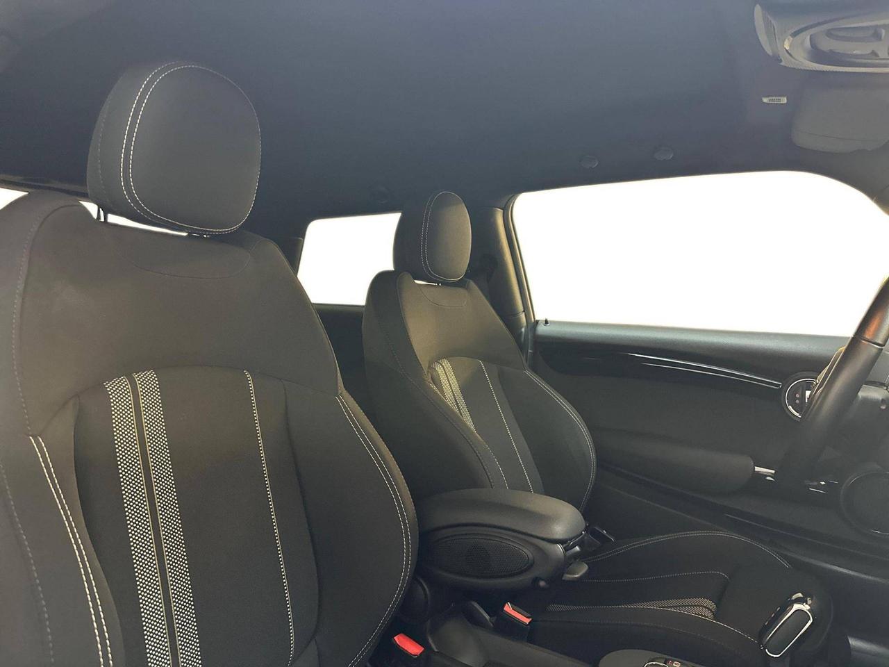 MINI Cooper SE Essential