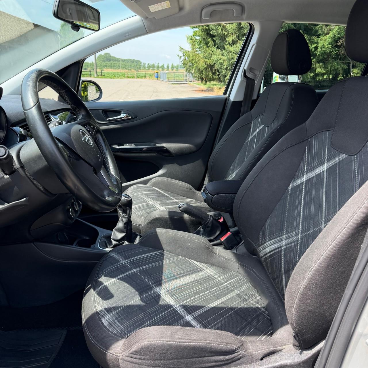Opel Corsa 1.2 5 porte b-Color