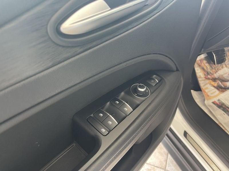 Alfa Romeo Stelvio 2.2 TD 160 CV Super Business AT8 RWD