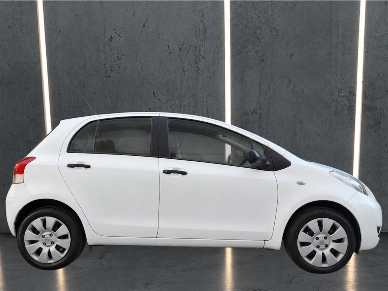 Toyota Yaris 1.0 5 porte Luxury pack