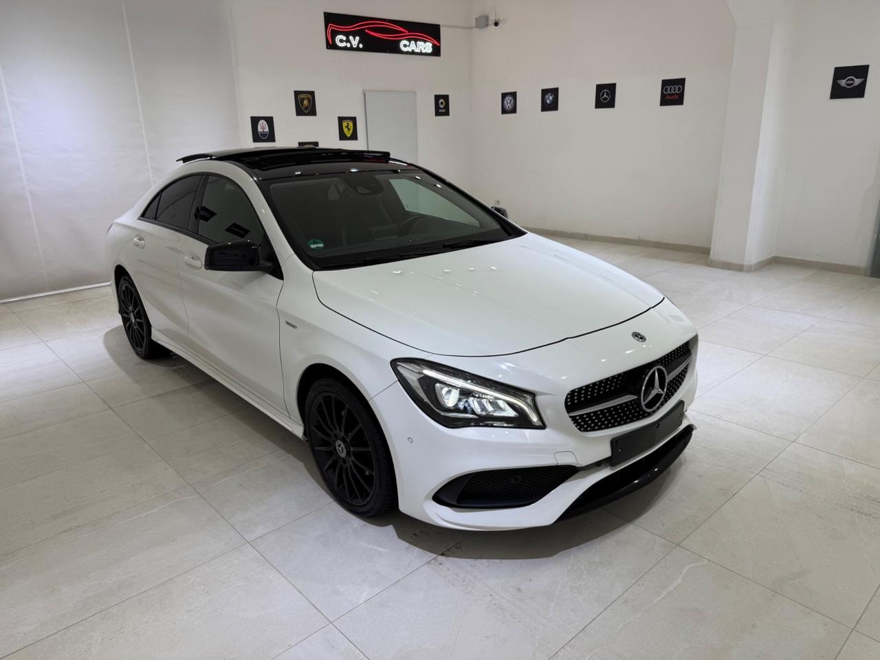CLA 220 D AUTOMATIC PREMIUM TOTAL BLACK