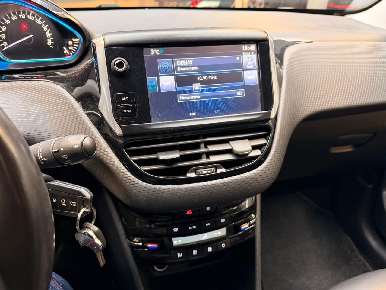 Peugeot 2008 BlueHDi 100 Allure