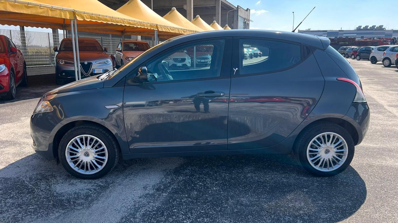 Lancia Ypsilon 1.2 69 CV 5 porte GPL Ecochic Silver