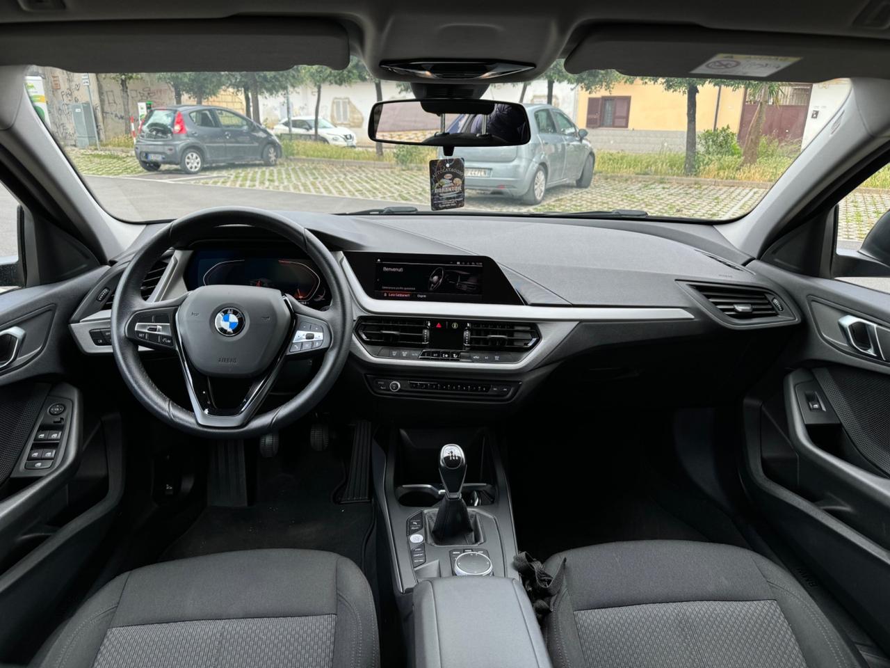 Bmw 116 116d 5p. Advantage