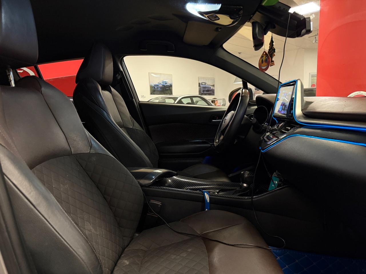 Toyota C-HR 1.8 hybrid 98 cv