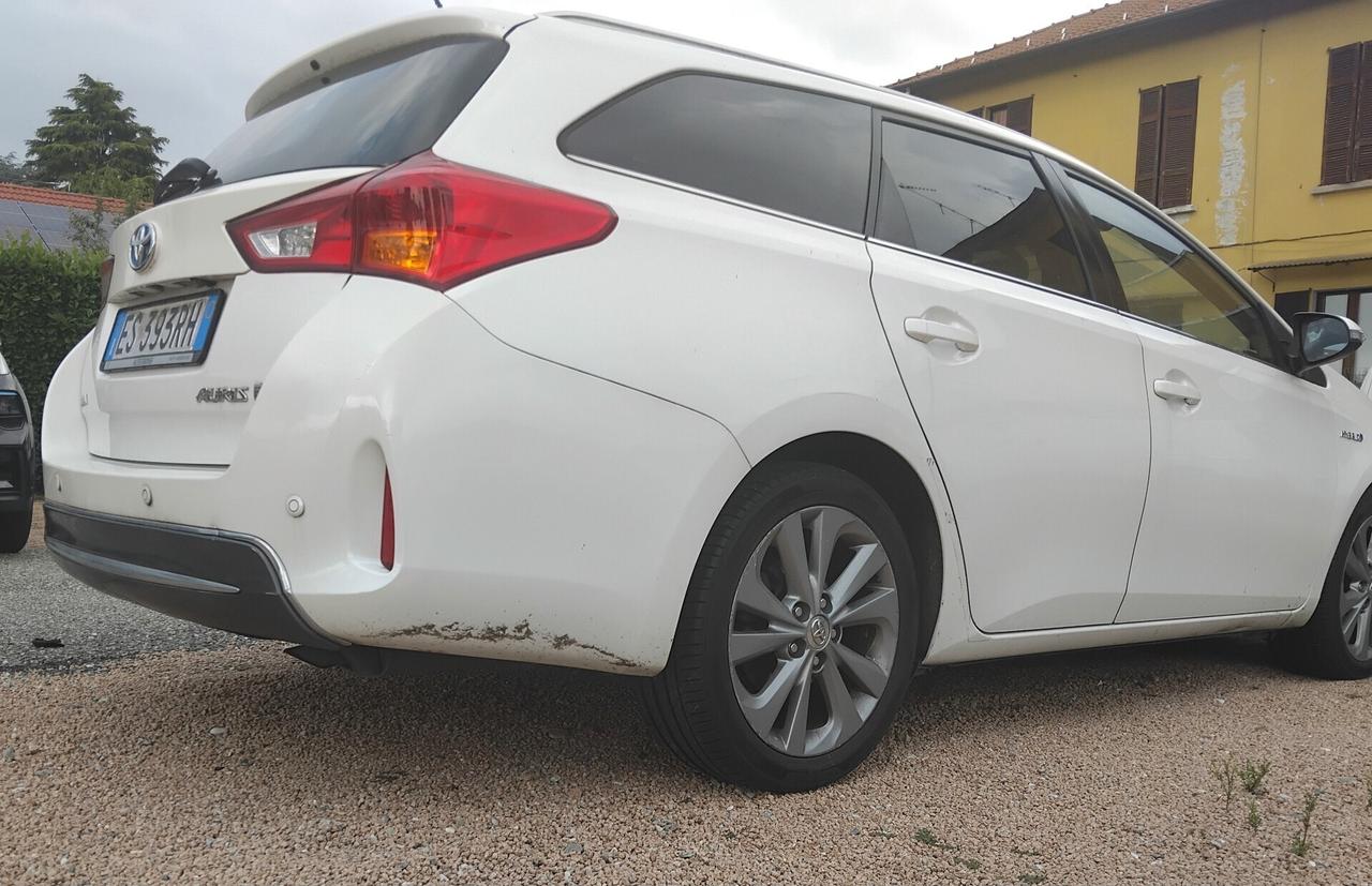 Toyota Auris Touring Sports 1.8 Hybrid Lounge