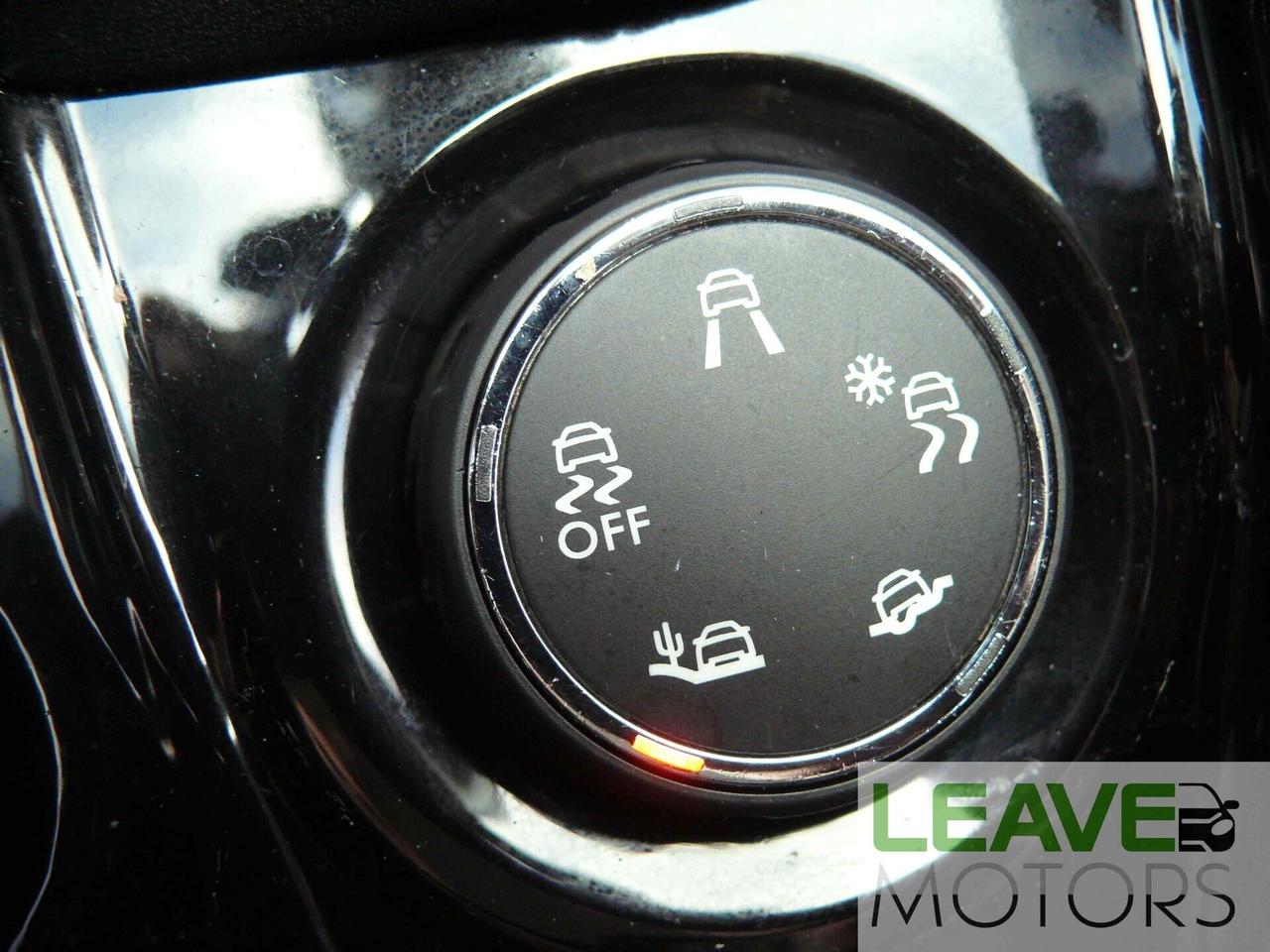 Peugeot 2008 BlueHDi 100 Allure (M1459)