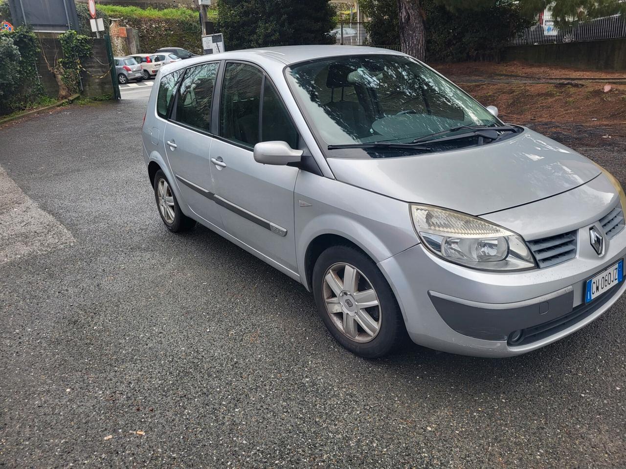 Renault Scenic Grand Scénic 1.9 dCi Luxe Dynamique