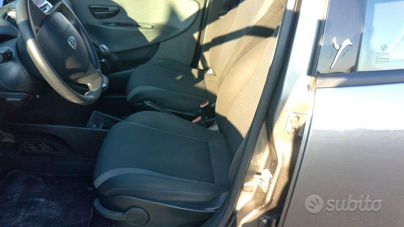 Lancia Ypsilon 1.2 69cv Silver