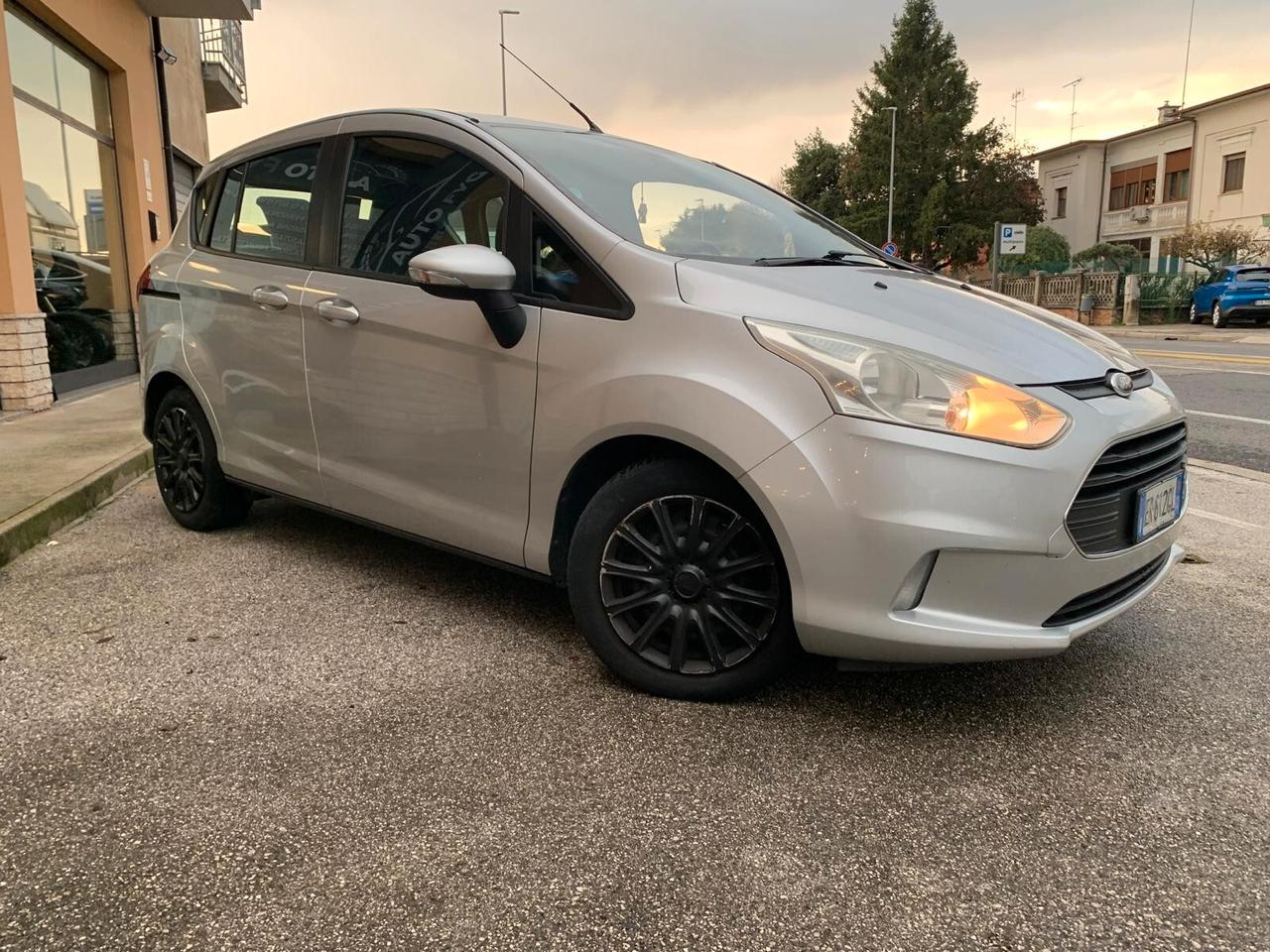 Ford B-Max 1.6 TDCi 95 CV Neopatentati