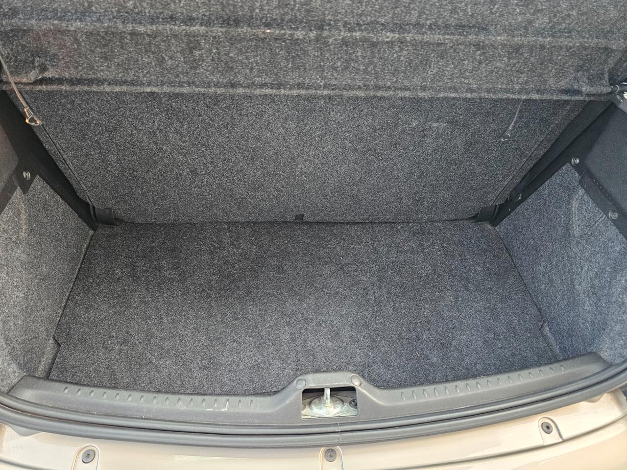 Lancia Ypsilon 1.3 MJT 75 CV Diva