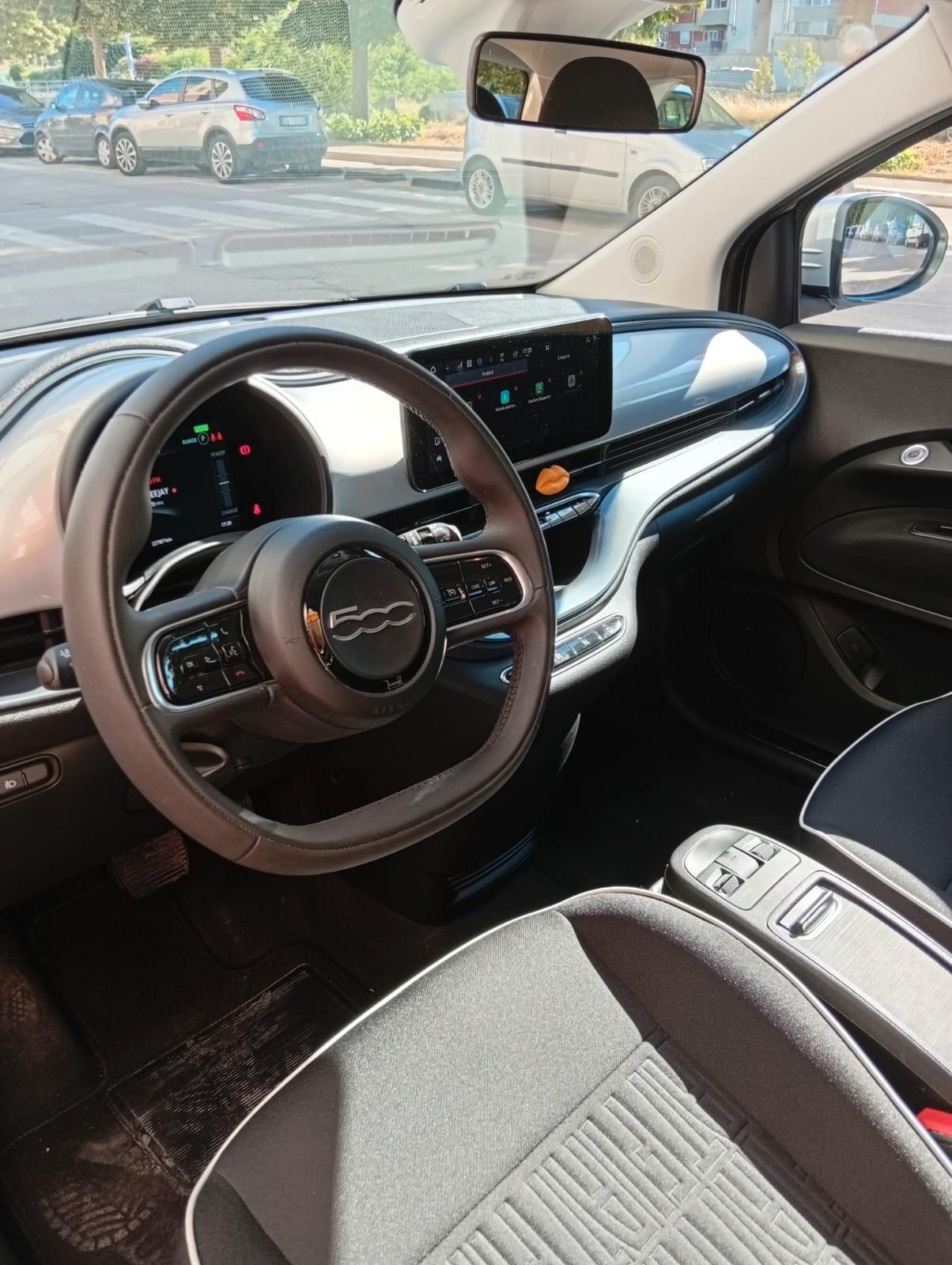 Fiat 500e Berlina 42 kWh *PARI AL NUOVO*