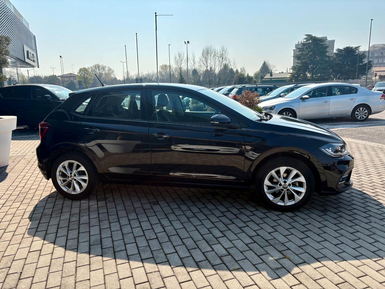 Polo 1.0 TSI Style | FARI MATRIX - ARTVELOURS RETROCAMERA