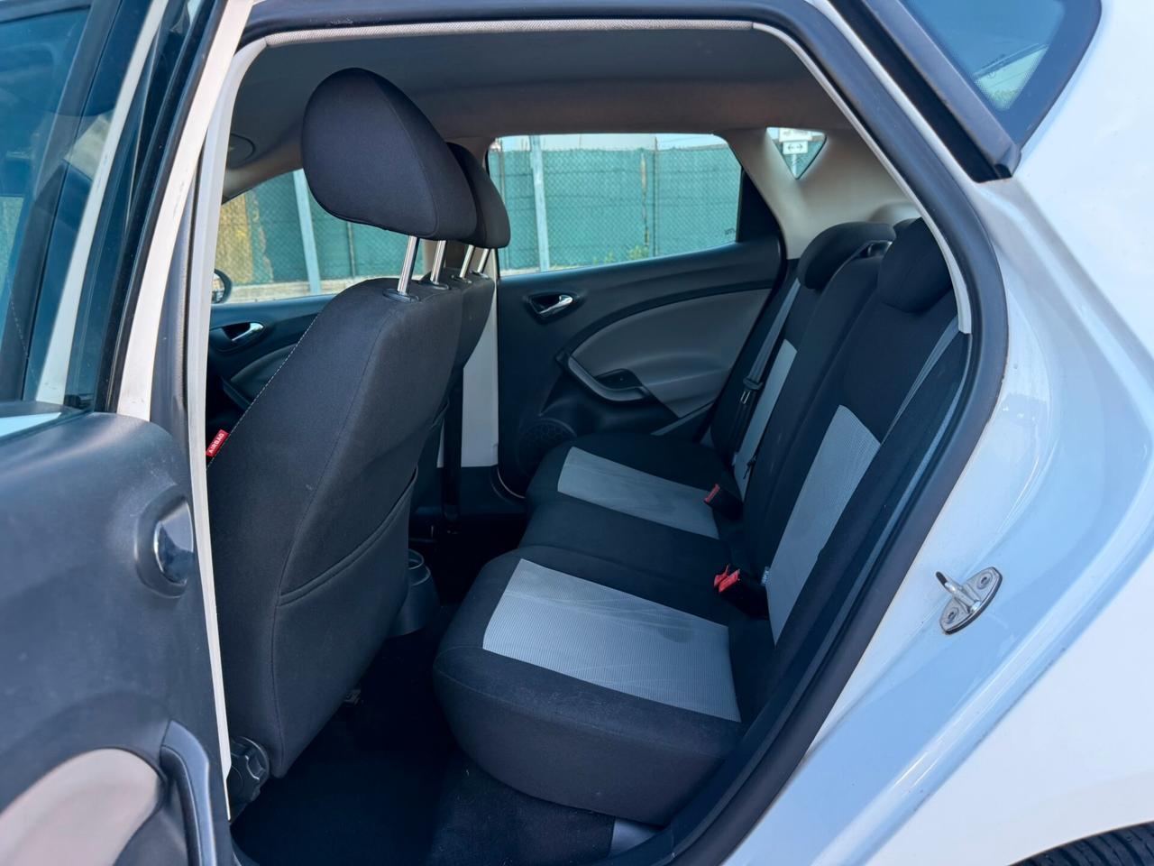 SEAT IBIZA 1.2 BENZINA 70 CV – ANNO 2015 – NEOPATENTATI