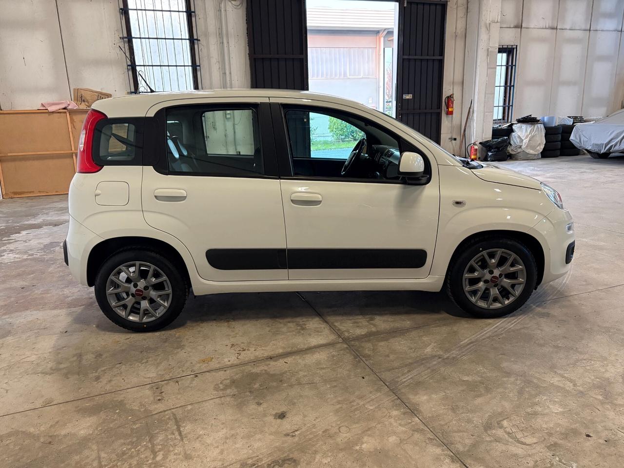 Fiat Panda 1.2 Lounge 69Cv Climatizzatore Automatico 5 Posti