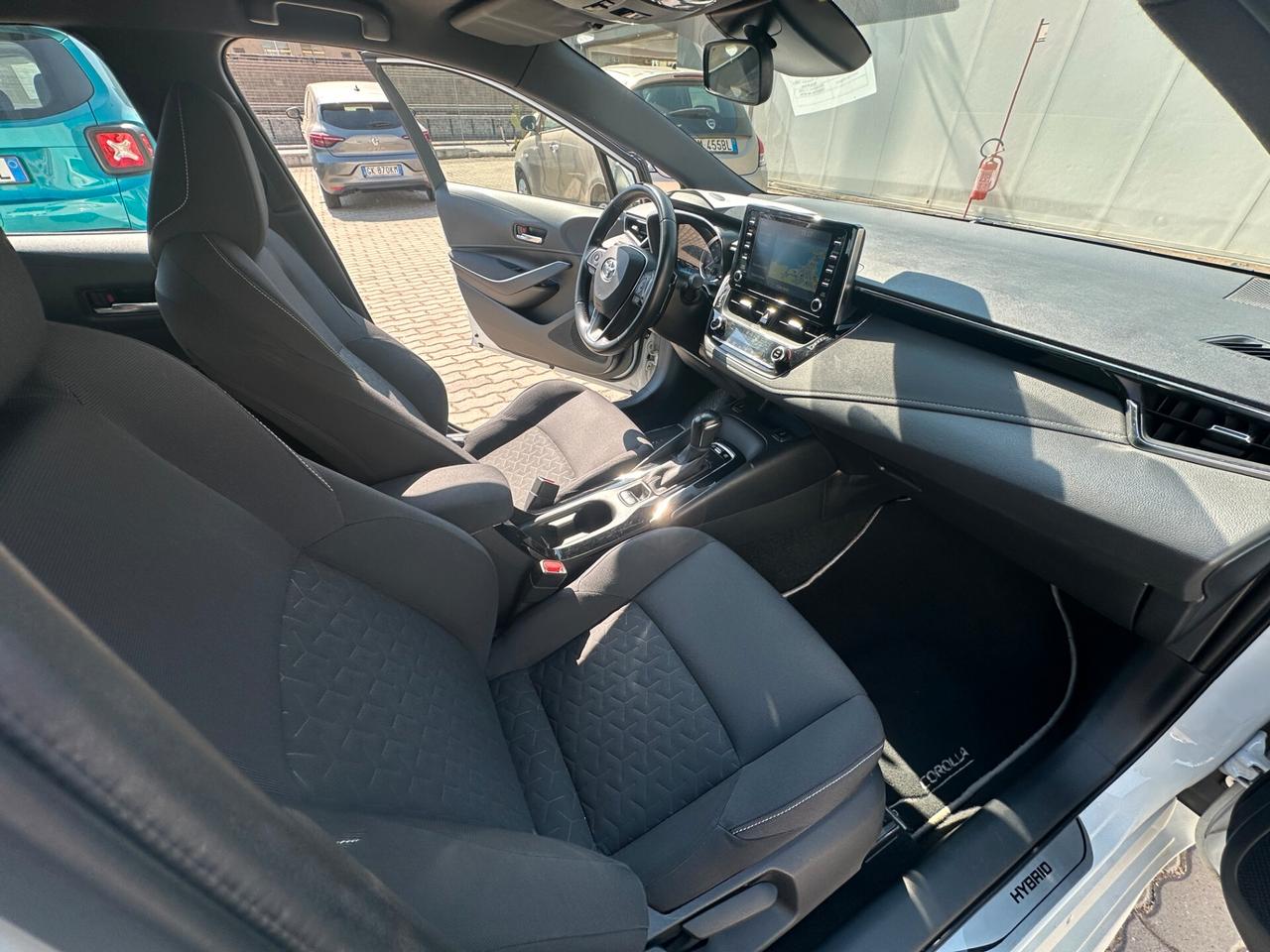 Toyota Corolla 2.0 Hybrid Business