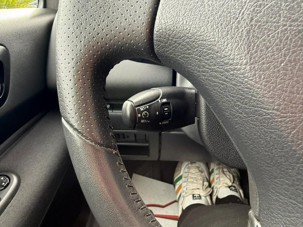 Peugeot 5008 1.6 HDi 115CV Business