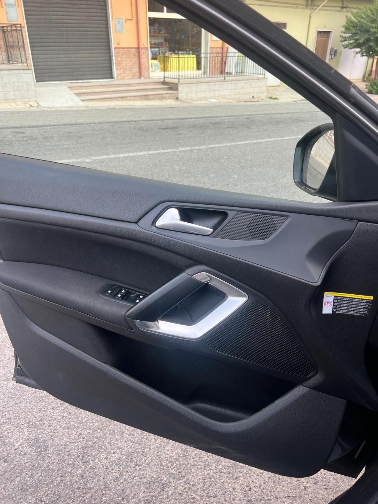 Peugeot 308 BlueHDi 130 S&S EAT8 SW Active