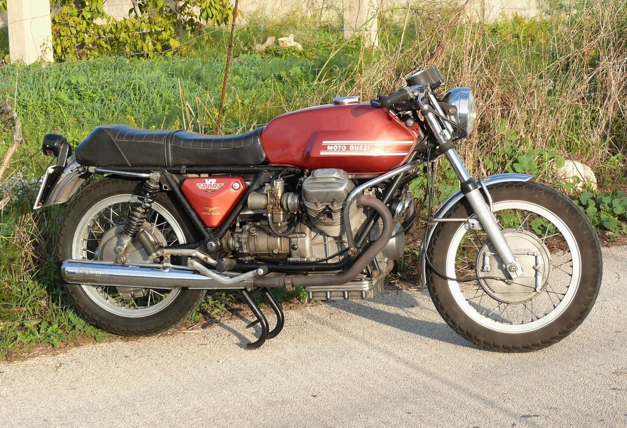 Moto Guzzi V7 SPORT (M1225)
